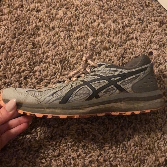 ASICS running shoes - Picture 9 of 12